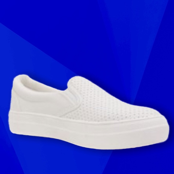 NEW Croft White Pinhole Platform Fashion Sneakers - Picture 4 of 7